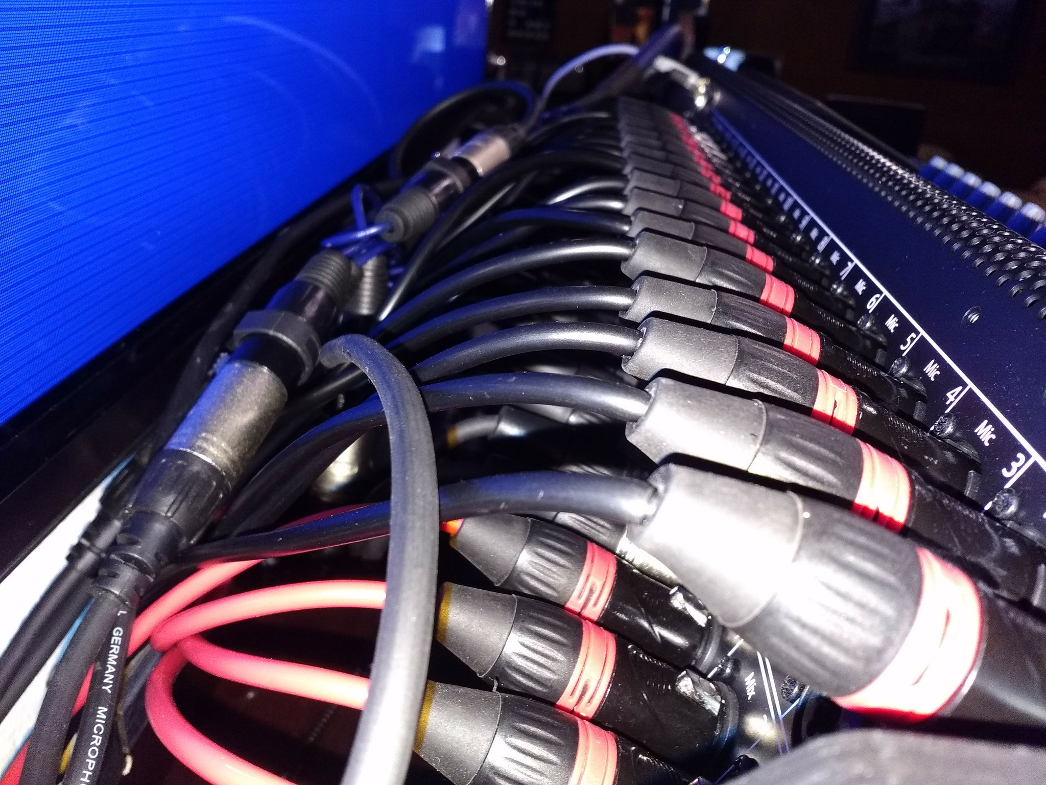 Tascam 85-16B cable management